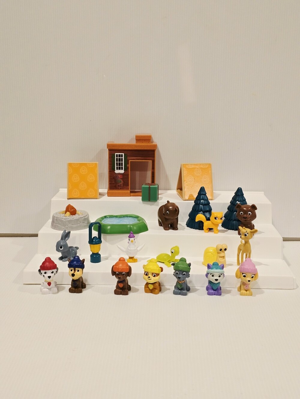Paw Patrol Winter Camping Rescue Figure Set